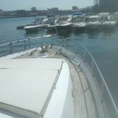 Skipper Iii Úszó hotel *