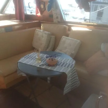 Úszó hotel Skipper Iii